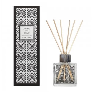 WAX LYRICAL: BLACK TEA AND JASMINE