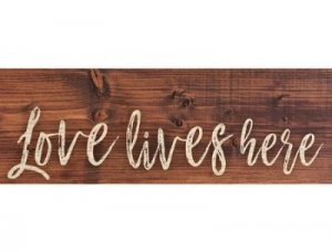 FRAME - WPB0001 - LOVE LIVES HERE